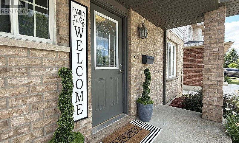 4 Bed, 3 Bath Detach...