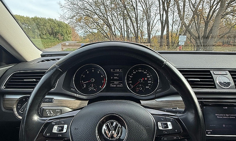 2016 Volkswagen Pass...