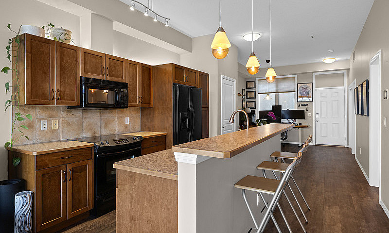Spacious 2 Bedroom C...