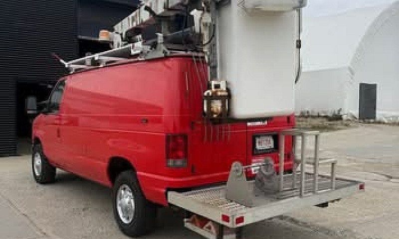 2014 Ford E350 Bucke...