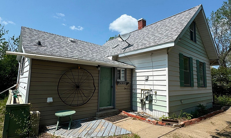 House For Sale - 114...