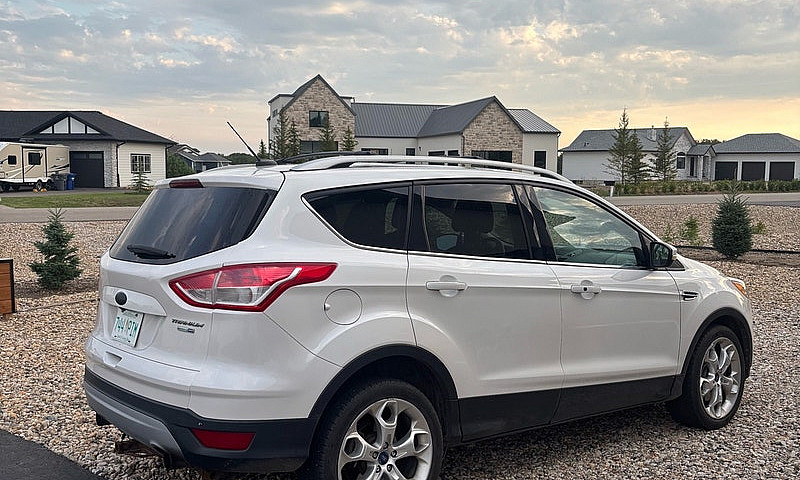 Ford Escape Titanium...