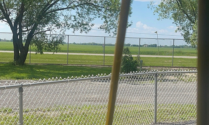 Looking For Land/ Pa...