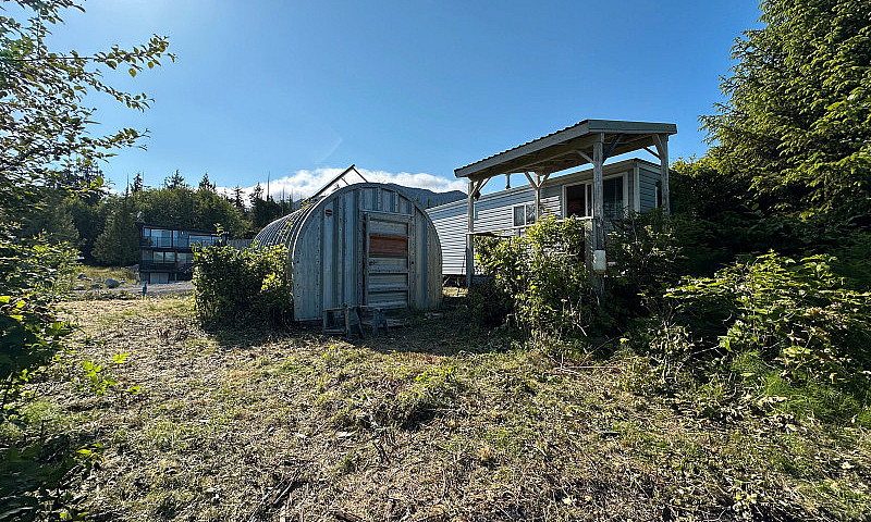 Recreational Cabin &...
