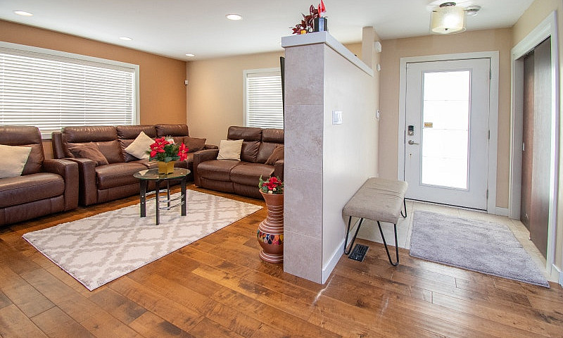 3 Bedroom Plus 2.5Ba...