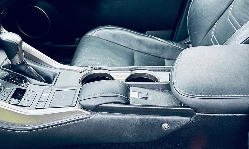 Lexus Nx200T...