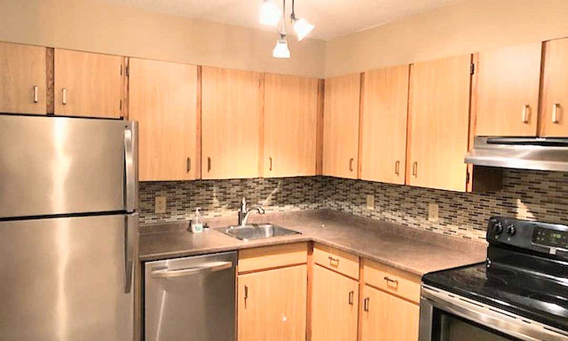 2 Bedroom Condo: Ken...