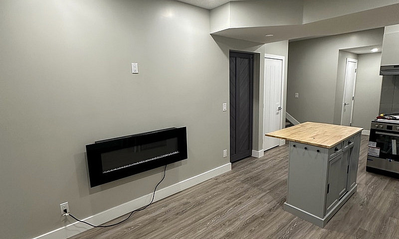 Cozy 1 Bedroom, 1Bat...