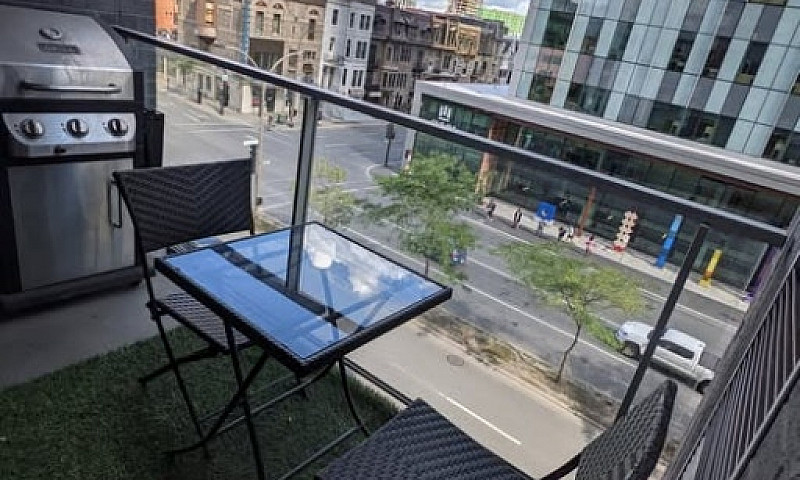 1 Bedroom Downtown C...