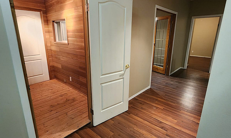 Spacious Walkout 2 B...