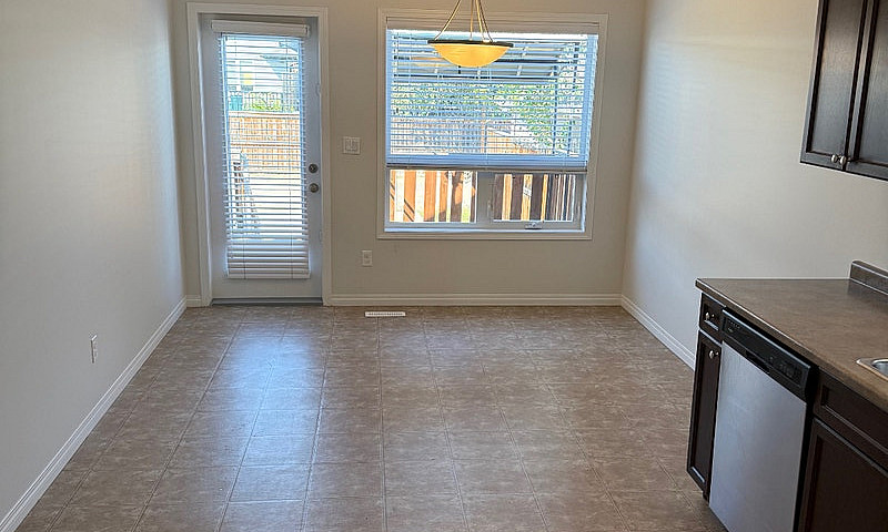 Entire Main Floor Fo...