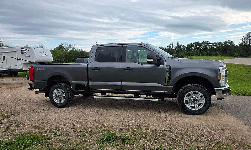 2025 Ford F350 Xlt 7...