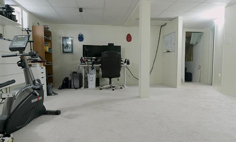 Spacious 3 Bedroom+D...