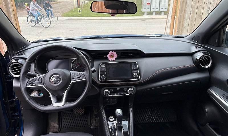 2020 Nissan Kicks Sr...