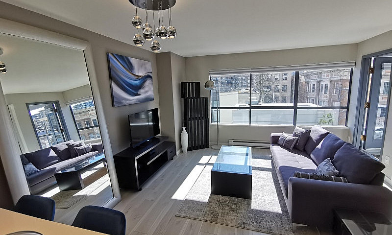 Renovated Luxury 1 B...