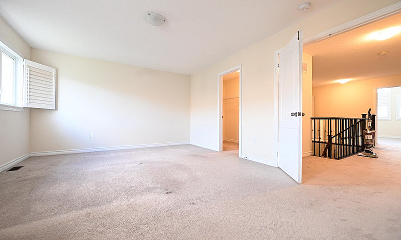 House For Rent In Bo...