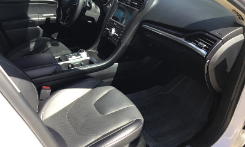 18 Ford Fusion Titan...