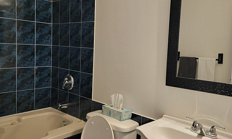 **Spacious 2 Bedroom...