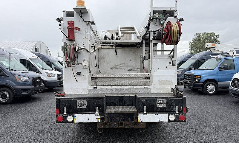 2015 Ford F550 Servi...