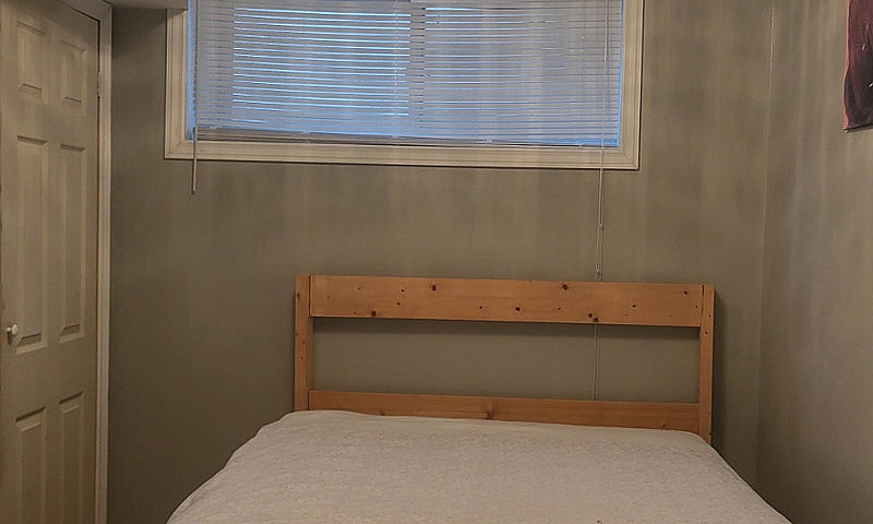 2 Bedroom Basement S...