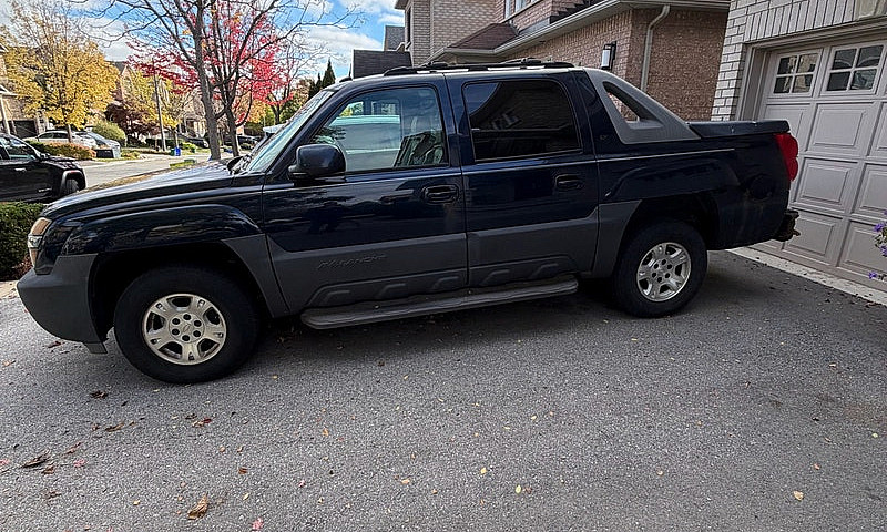 2005 Chevy Avalanche...