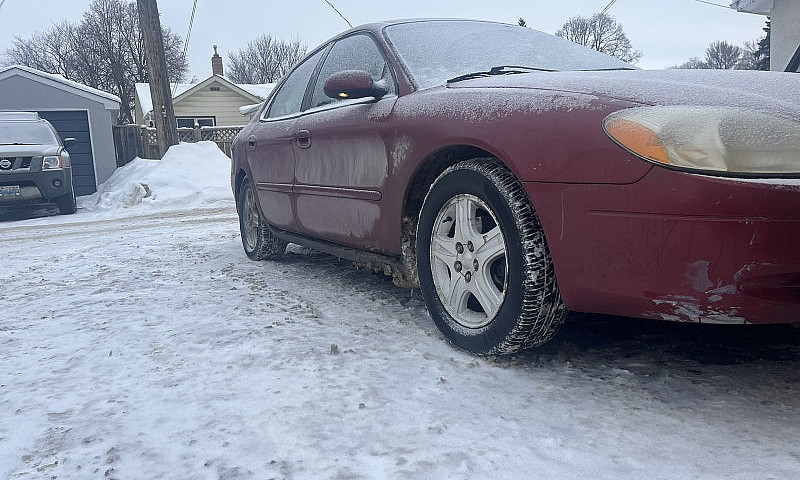 2002 Ford Taurus ...