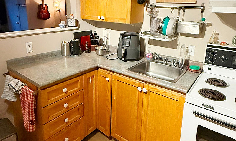 Cozy 1 Bedroom Plus ...