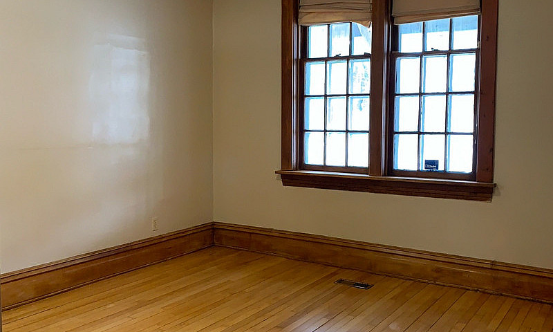 Large 2 Bedroom For ...