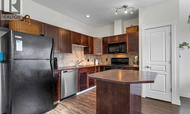 Townhouse In Cochran...