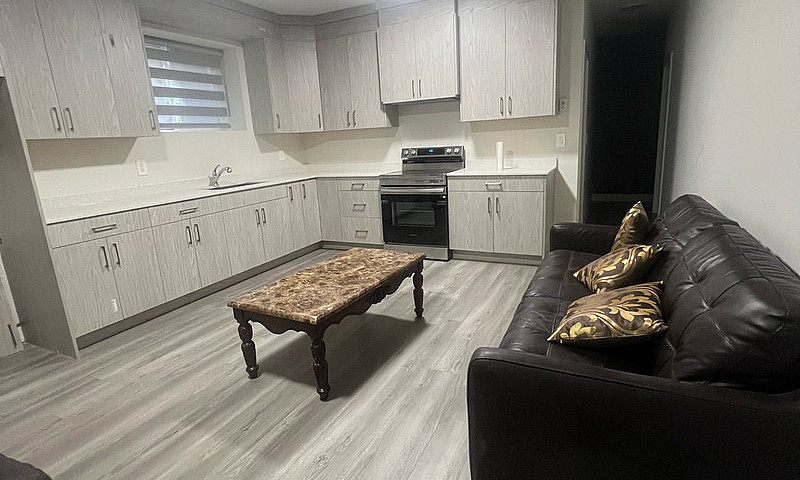 1 Bedroom Basement S...