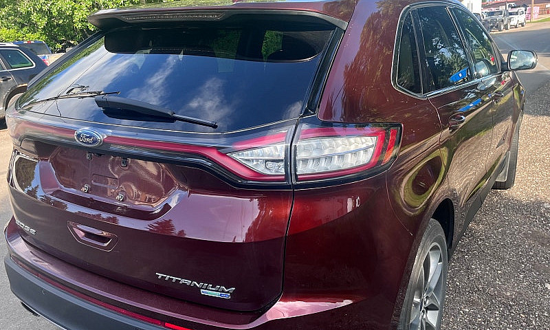 16 Ford Edge Titaniu...
