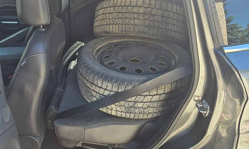 2017 Ford Escape Tit...