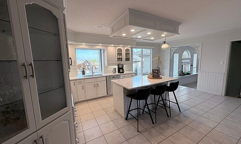 House For Sale. To B...