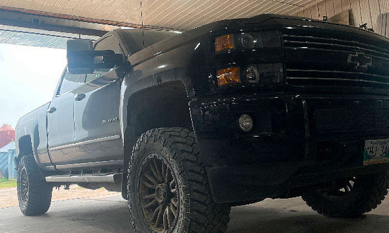 2018 Duramax Midnigh...