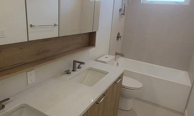 Brand New 3 Beds 2 B...