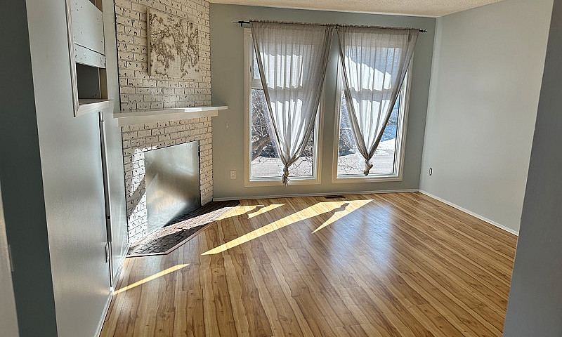 2 Bed +1Bath Main Fl...