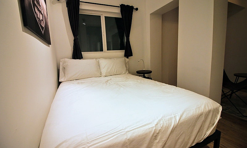 2-Bedroom, 1 Bath Un...