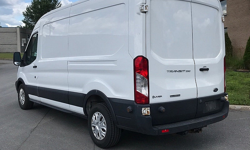 Ford Transit 250 201...