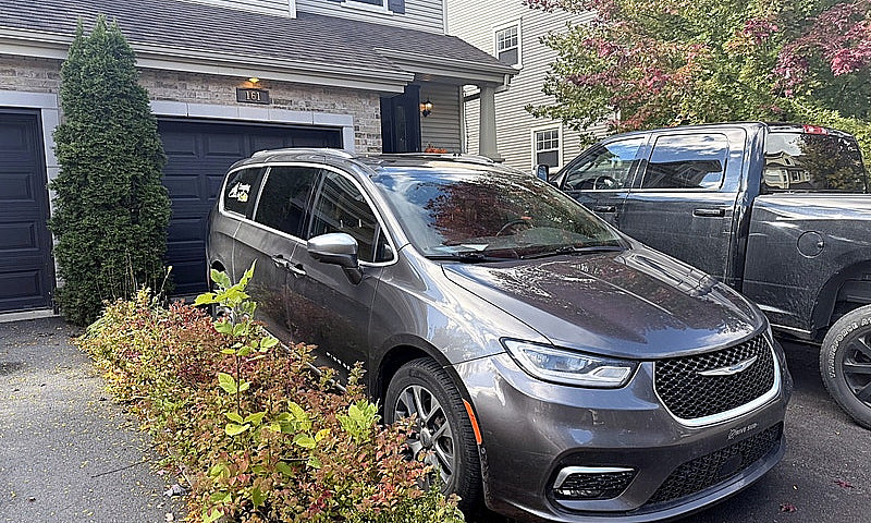 Chrysler Pacifica Hy...