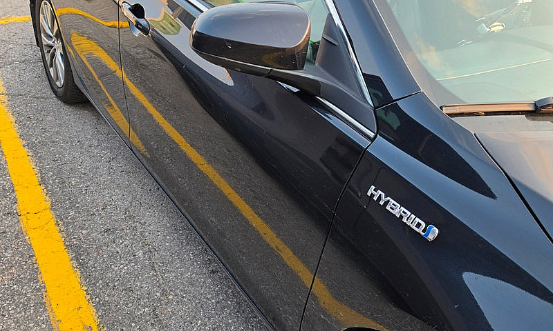 2017 Camry Hybrid Xl...