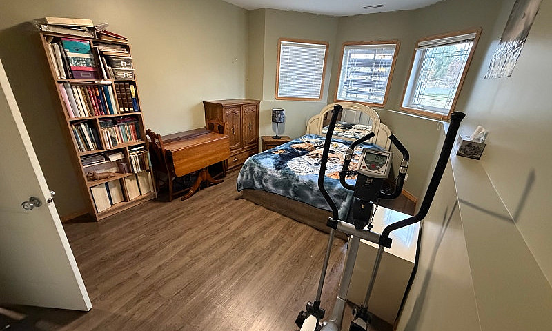 1-2 Bedroom Walk Out...