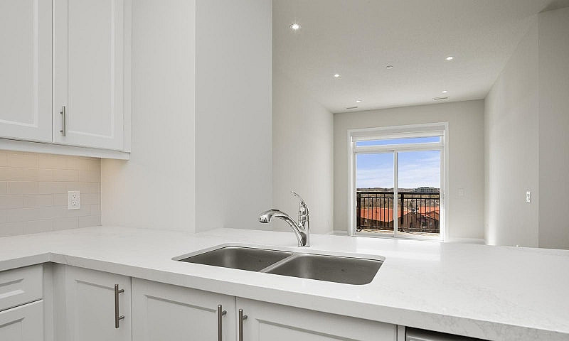 Stouffville Ph 2 Bed...