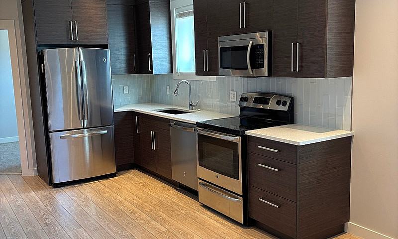 2 Bedroom Basement S...