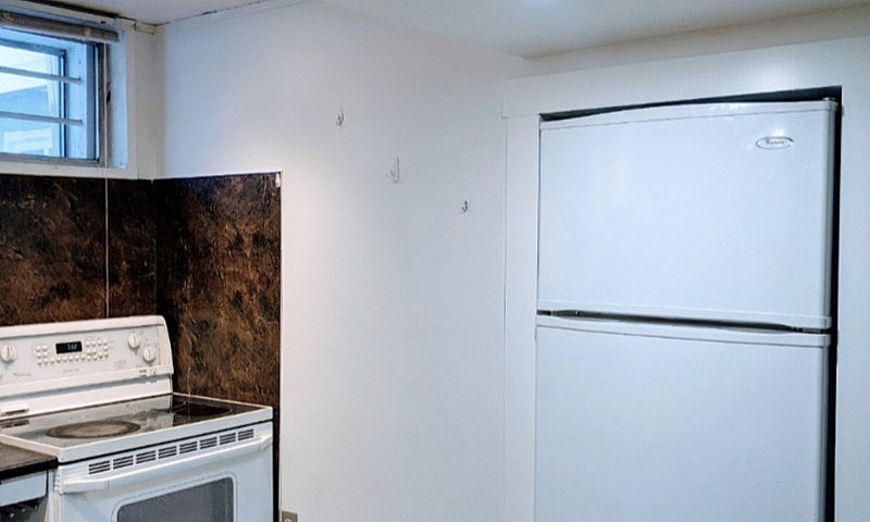 Lower 2 Bedroom Suit...