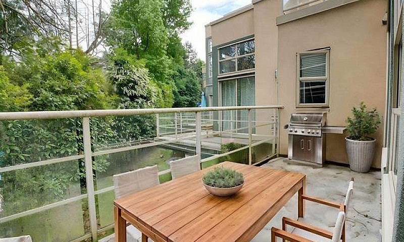 1 Bed + Den Maple Ri...