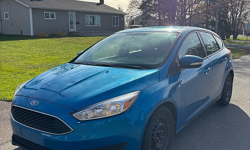 2017 Ford Focus Se -...