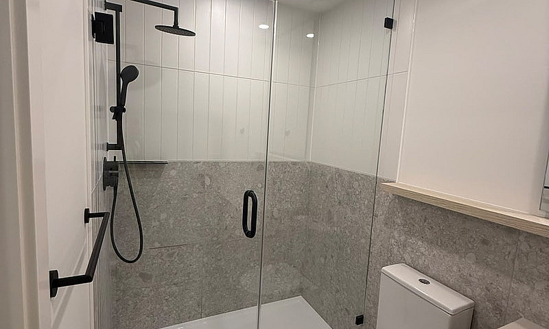 Brand New 2 Bed + De...
