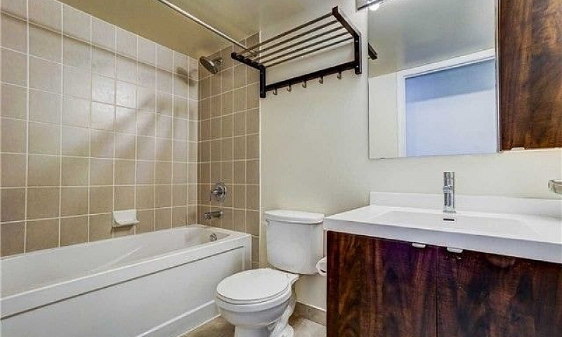 352 Front Street - F...
