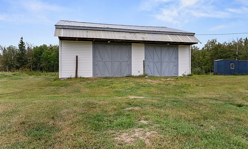 2 Bed 1 Bath Acreage...