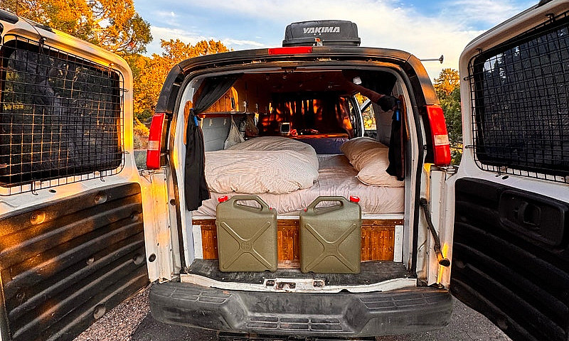 Chevrolet Express 25...